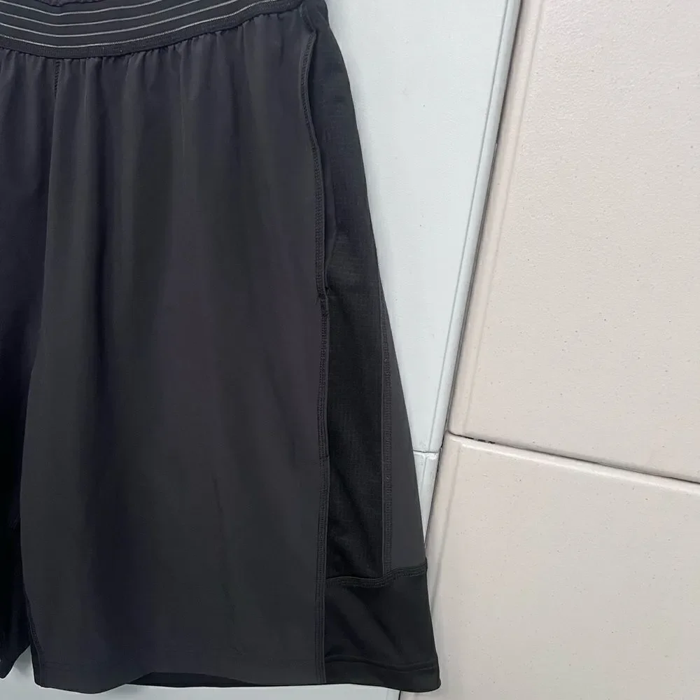 Nike Dri Fit Men Shorts size XL